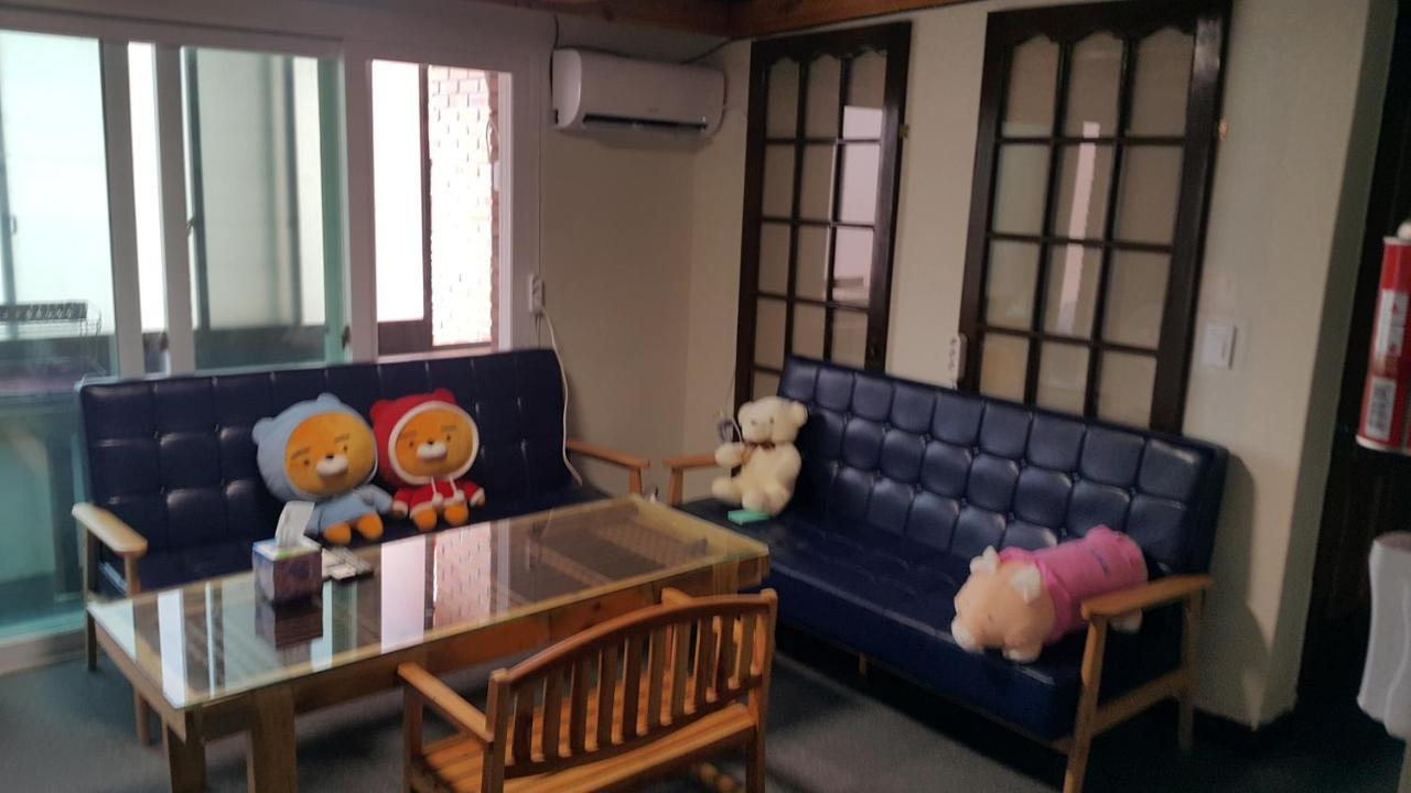 Able Guesthouse Hongdae Seoel Buitenkant foto